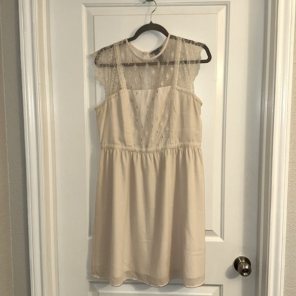 Sweet beige lace dress,‎ size 12 - Picture 1 of 7